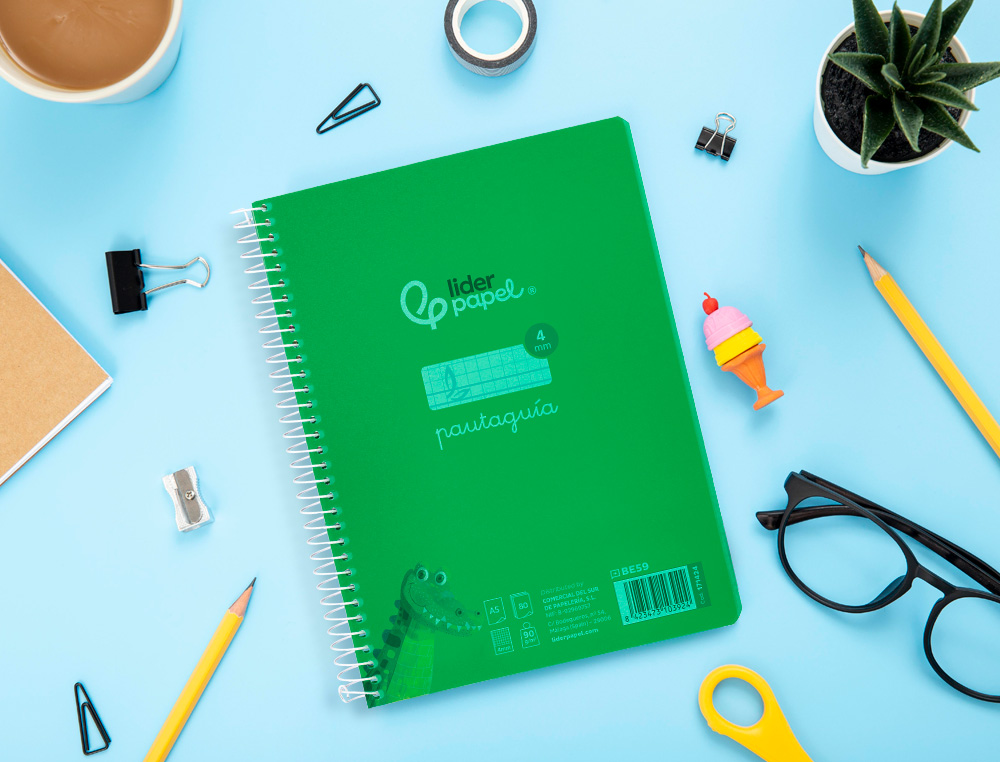 CUADERNO ESPIRAL LIDERPAPEL A5 PAUTAGUIA TAPA PLASTICO 80H 90GR CUADRO PAUTADO 4MM CON MARGEN COLOR VERDE